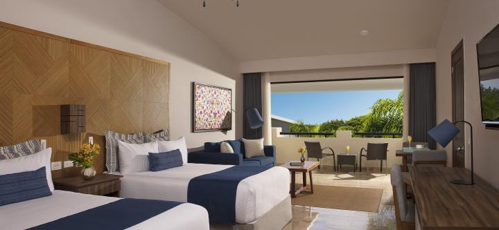 DELUXE JUNIOR SUITE TROPICAL VIEW TWIN BED